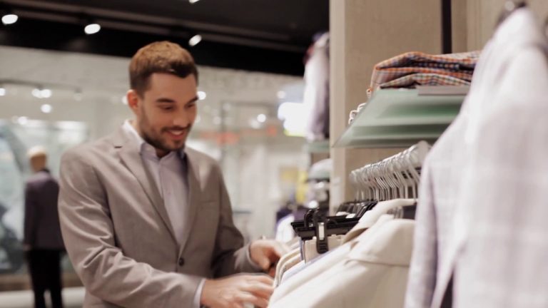 Saldi estivi, si salva solo lo shopping dei turisti