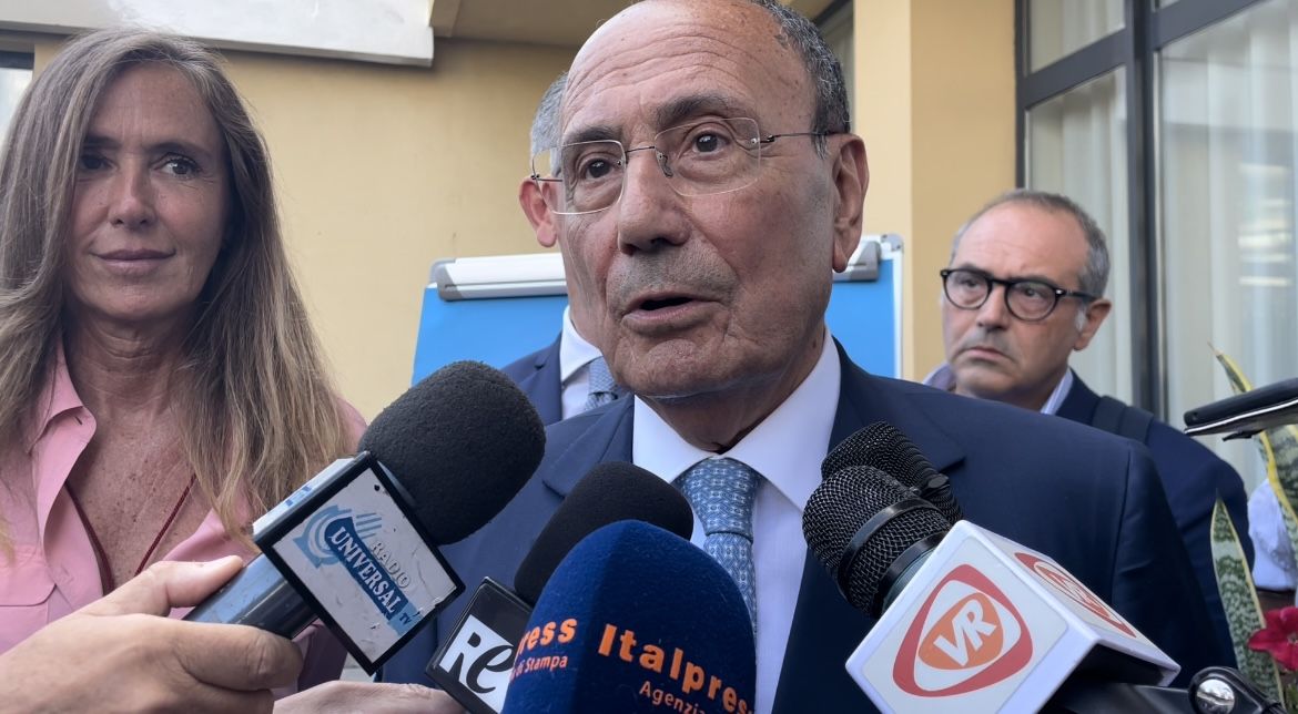 Schifani “Terrò per me la delega sulle isole”