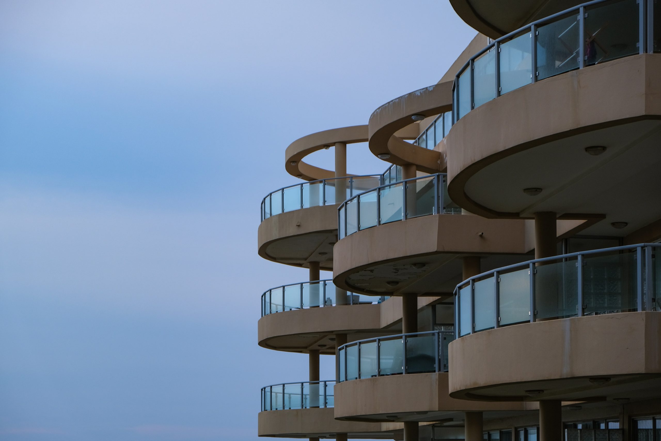 Italiani e l’ossessione per la casa: idee per allestire il terrazzo