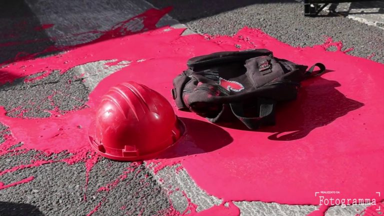 Milano, manifestazione degli studenti contro alternanza scuola lavoro