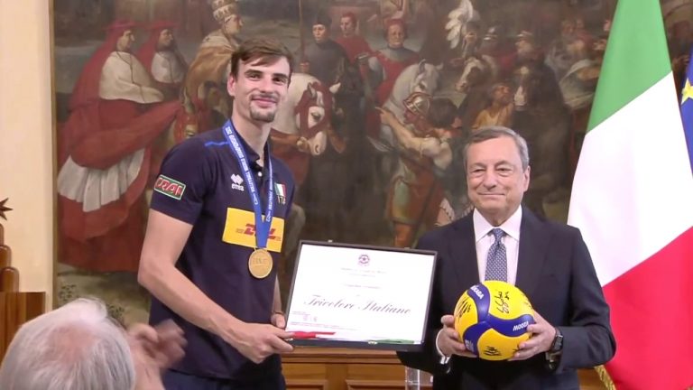 L’Italvolley campione del mondo da Mattarella e Draghi  