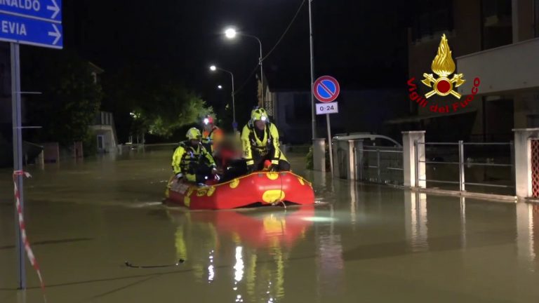 Sulle Marche un alluvione senza precedenti, almeno nove morti
