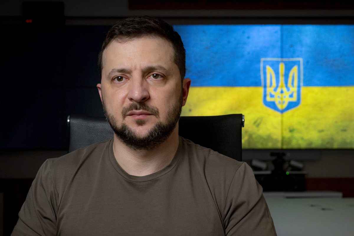 Zelensky “Non parlo con Putin se ho la pistola puntata alla tempia”
