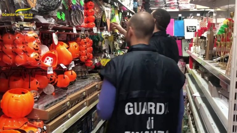 Sequestrati a Monza 138 mila articoli di Halloween non conformi