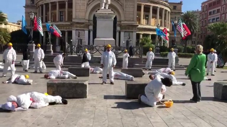 Sicurezza sul lavoro, a Palermo il flash mob dei sindacati