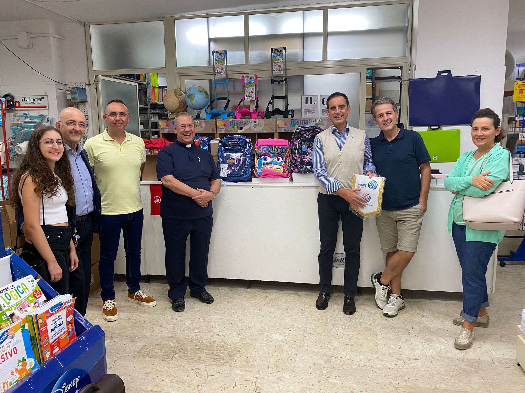 Quaderno Sospeso: oltre 700 euro di materiale raccolto dal Rotary Marsala per i Salesiani