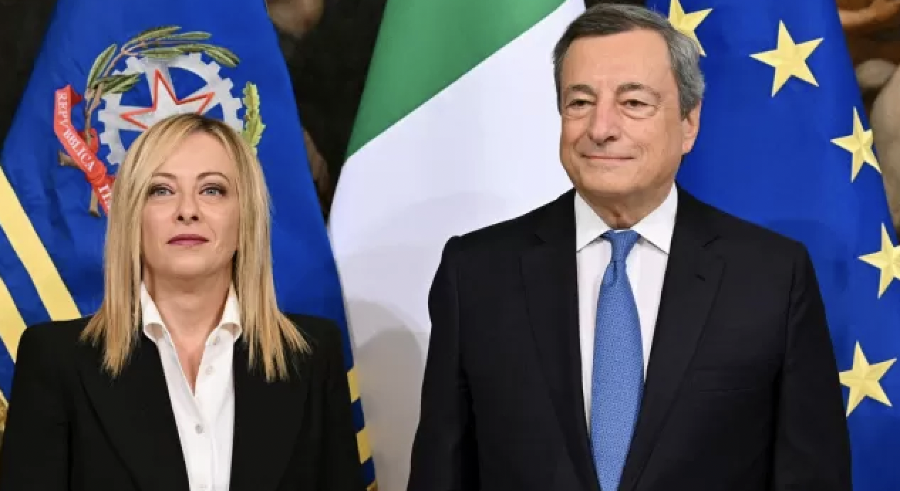Passaggio di consegne fra Draghi e il nuovo premier Giorgia Meloni