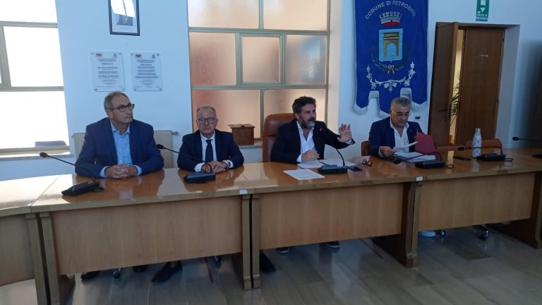 Petrosino: il sindaco Anastasi presenta la situazione attuale delle finanze comunali, “ereditata una situazione che esiste soltanto sui social”