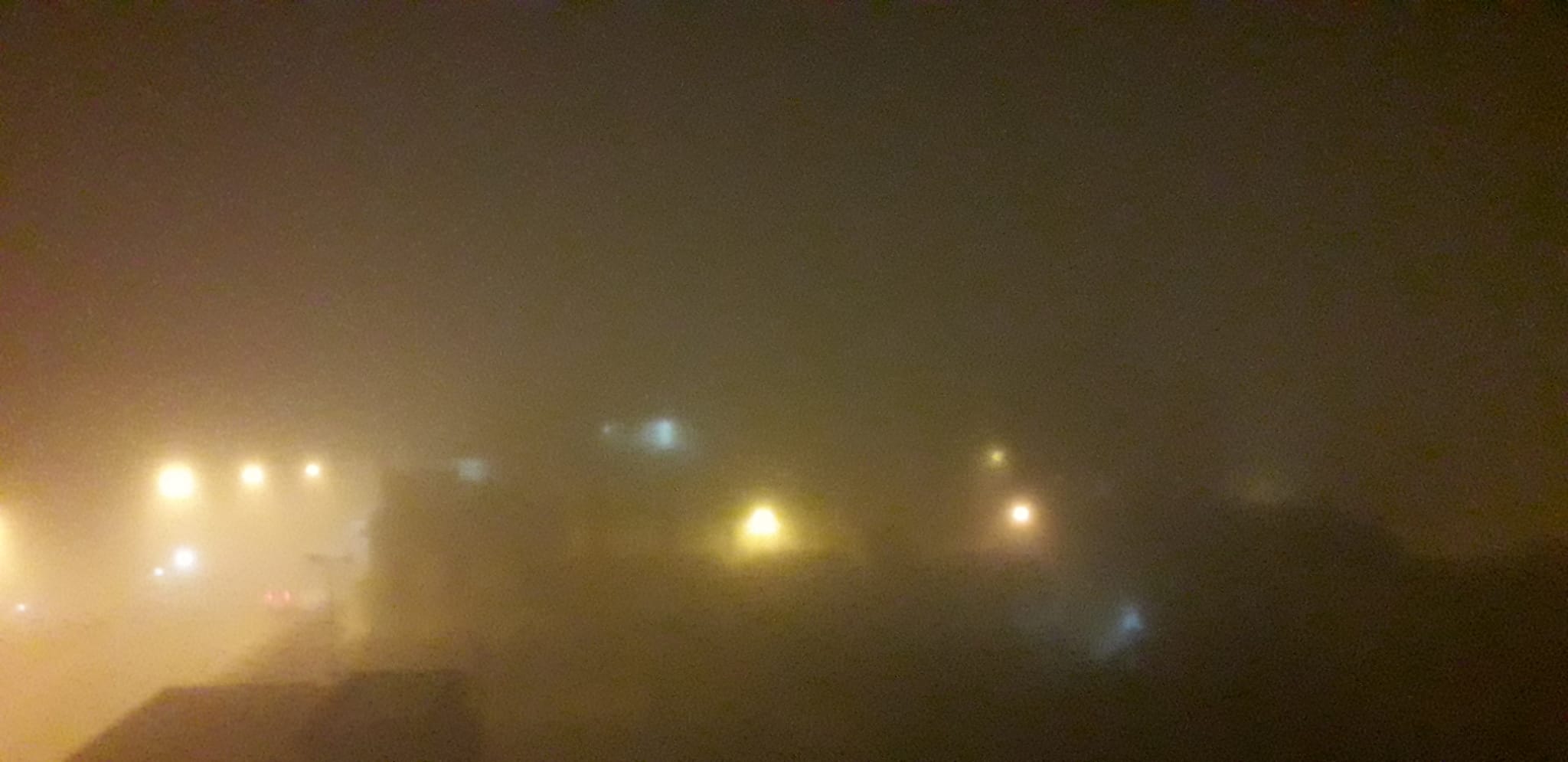 Marsala avvolta dalla nebbia, buio e scarsa visibilità
