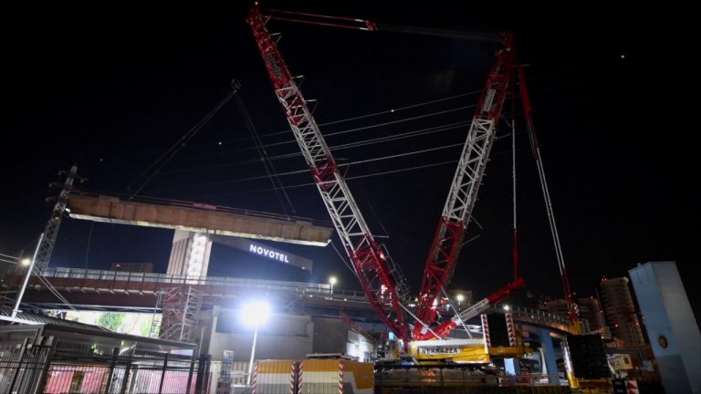 Genova, rimossa la vecchia rampa di San Benigno