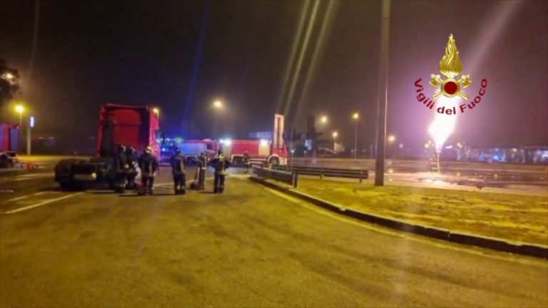 Messo in sicurezza a Tortona autoarticolato che trasportava GNL