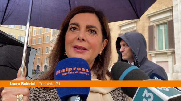 Boldrini “Presidenti Camere onorino la Costituzione”