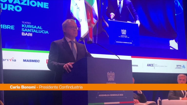 Bonomi “Serve creare lavoro, non ha senso comprare bus elettrici”