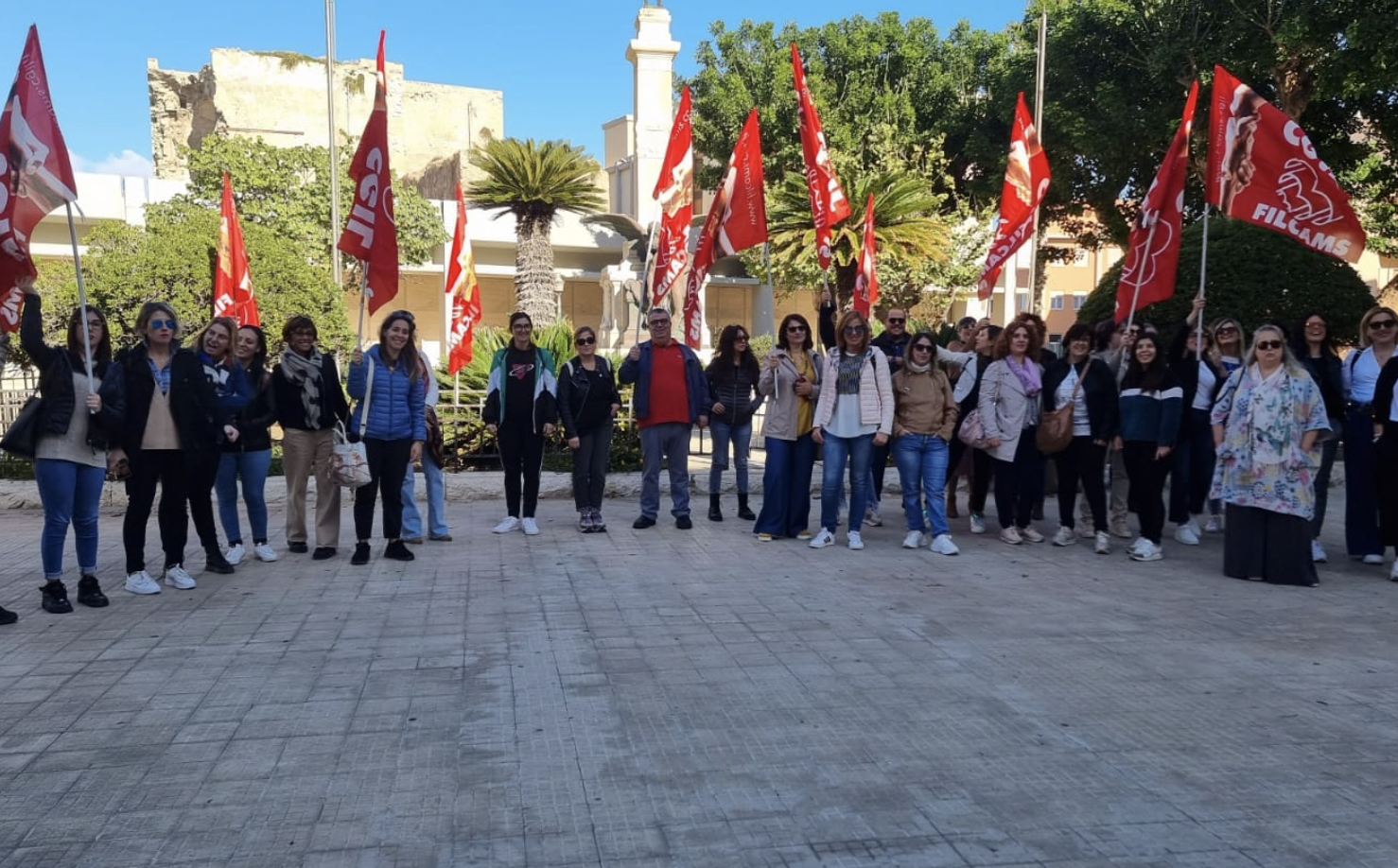 Mancati pagamenti, in Prefettura sit in degli assistenti alla comunicazione