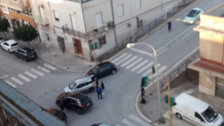 Marsala: scontro all’incrocio di via Amendola (col semaforo guasto)