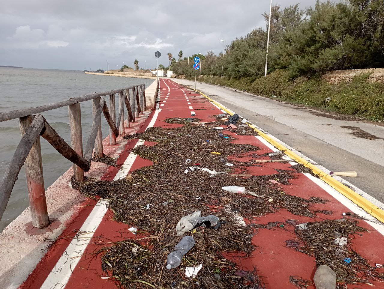 Maltempo: scempio sulla ciclopedonale dello Stagnone. VIDEO