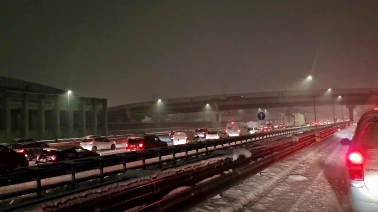 Neve a Torino, disagi alla circolazione