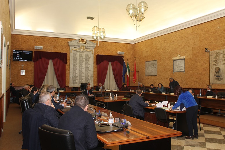 Marsala, il consiglio approva debiti fuori bilancio per oltre 500 mila euro