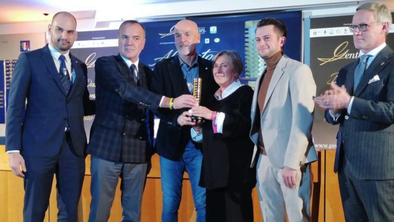 “Gentleman Allenatore Gigi Simoni 2021/2022” a Stefano Pioli