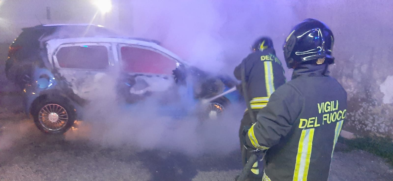 Marsala: in fiamme un’auto in via del Fante