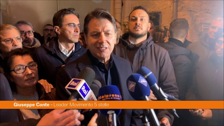 Conte a Bari rilancia l’intesa tra M5S ed Emiliano