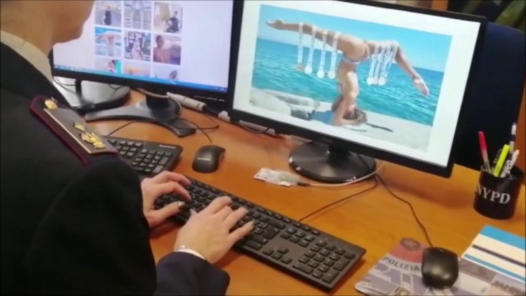 Post sessisti contro nuotatrice Cerruti, 12 indagati