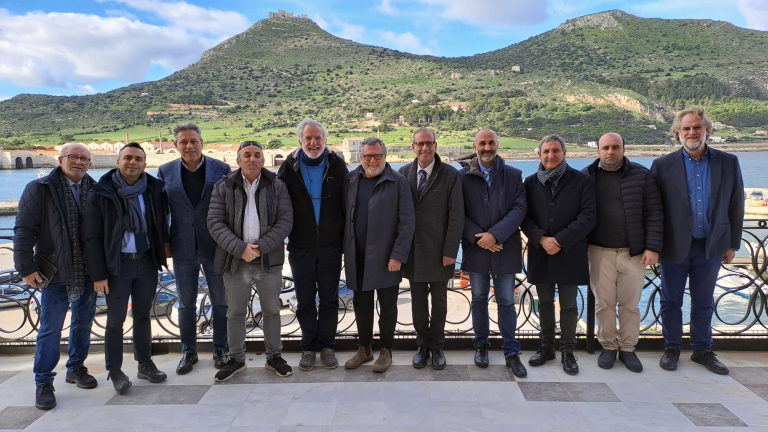 Nuovo incontro tra i sindaci delle isole minori, a Favignana si parla di caro bollette e bonus