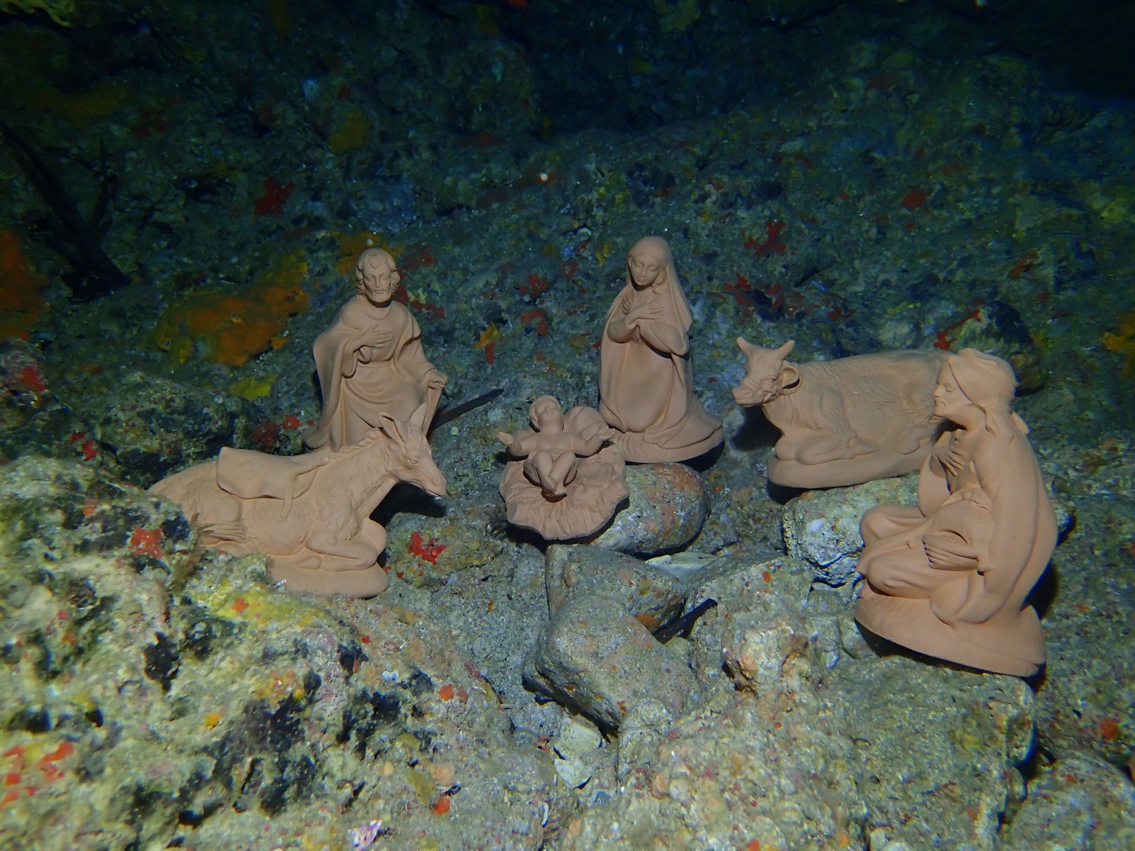 Inaugurato il primo presepe subacqueo nel mare trapanese