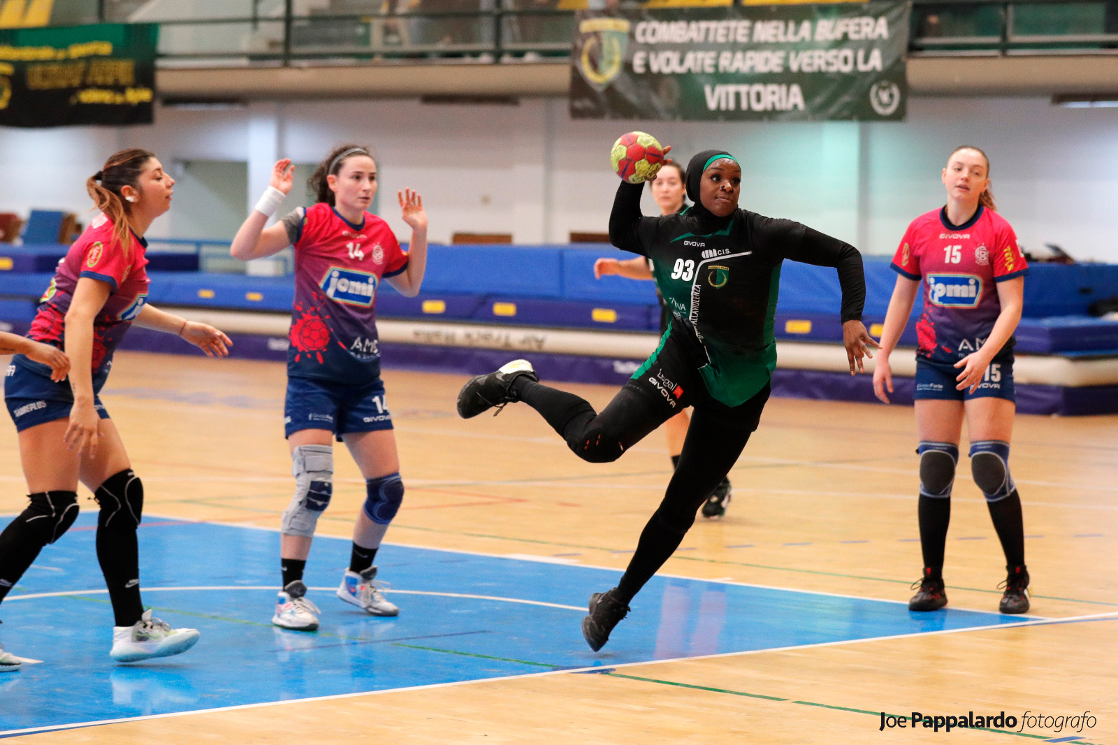 Termina con una vittoria il torneo francese dell’Handball Erice