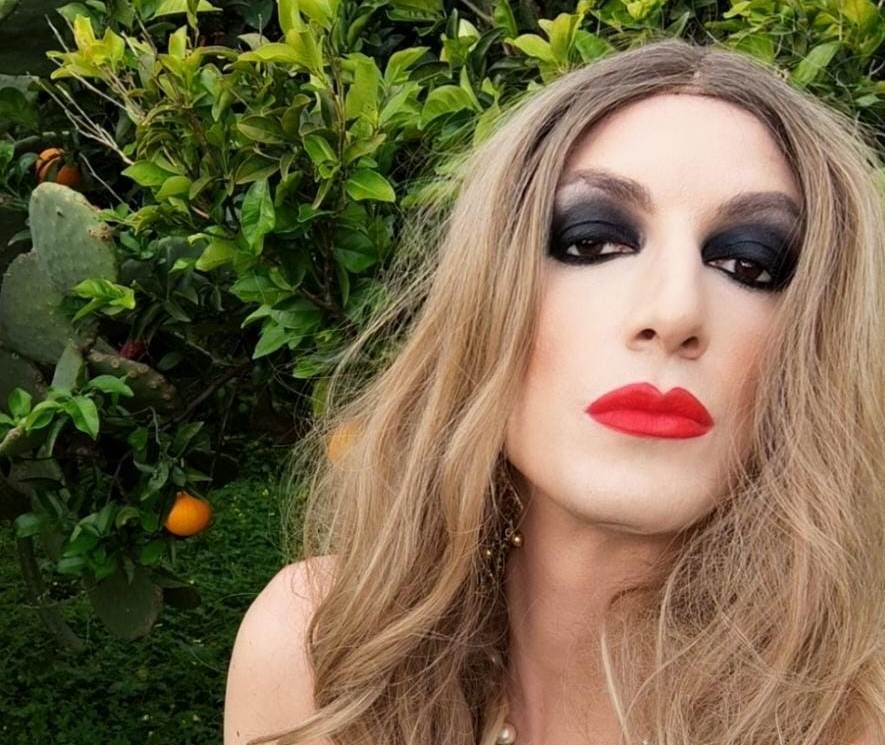 Giovanna La Parrucchiera torna al “Sollima” di Marsala con… Minna