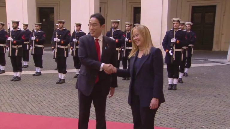 Meloni accoglie il primo ministro del Giappone Kishida
