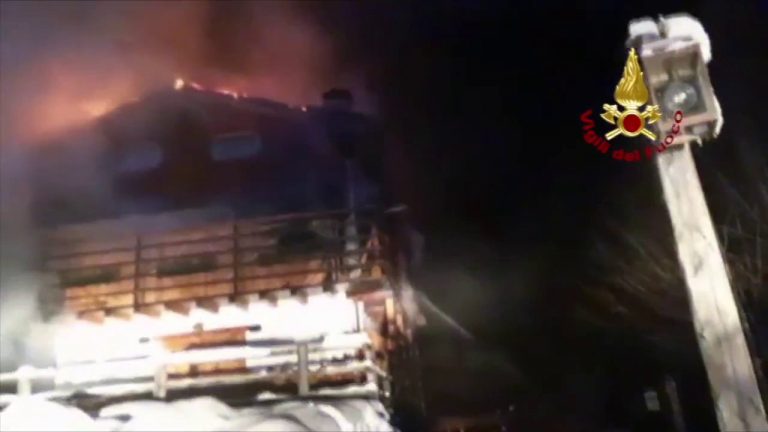 Udine, incendio distrugge un albergo