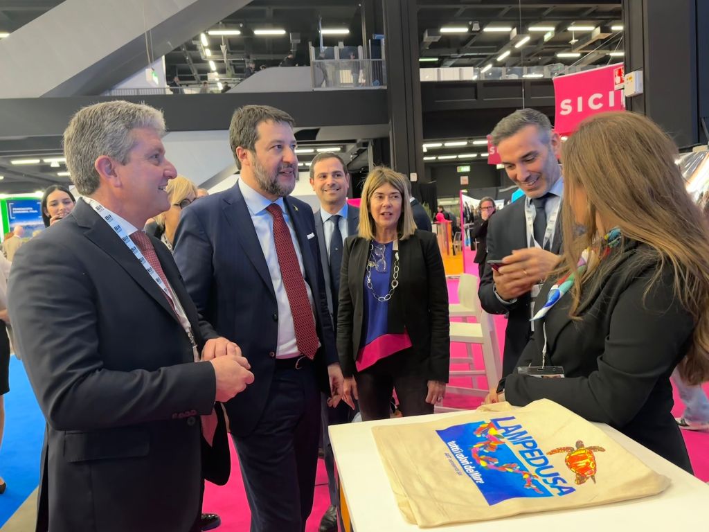 Matteo Salvini in visita allo stand della Sicilia alla Bit