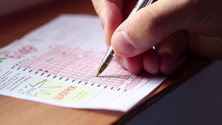 Superenalotto, centrato il 6 dei record, in 90 si dividono 371 milioni