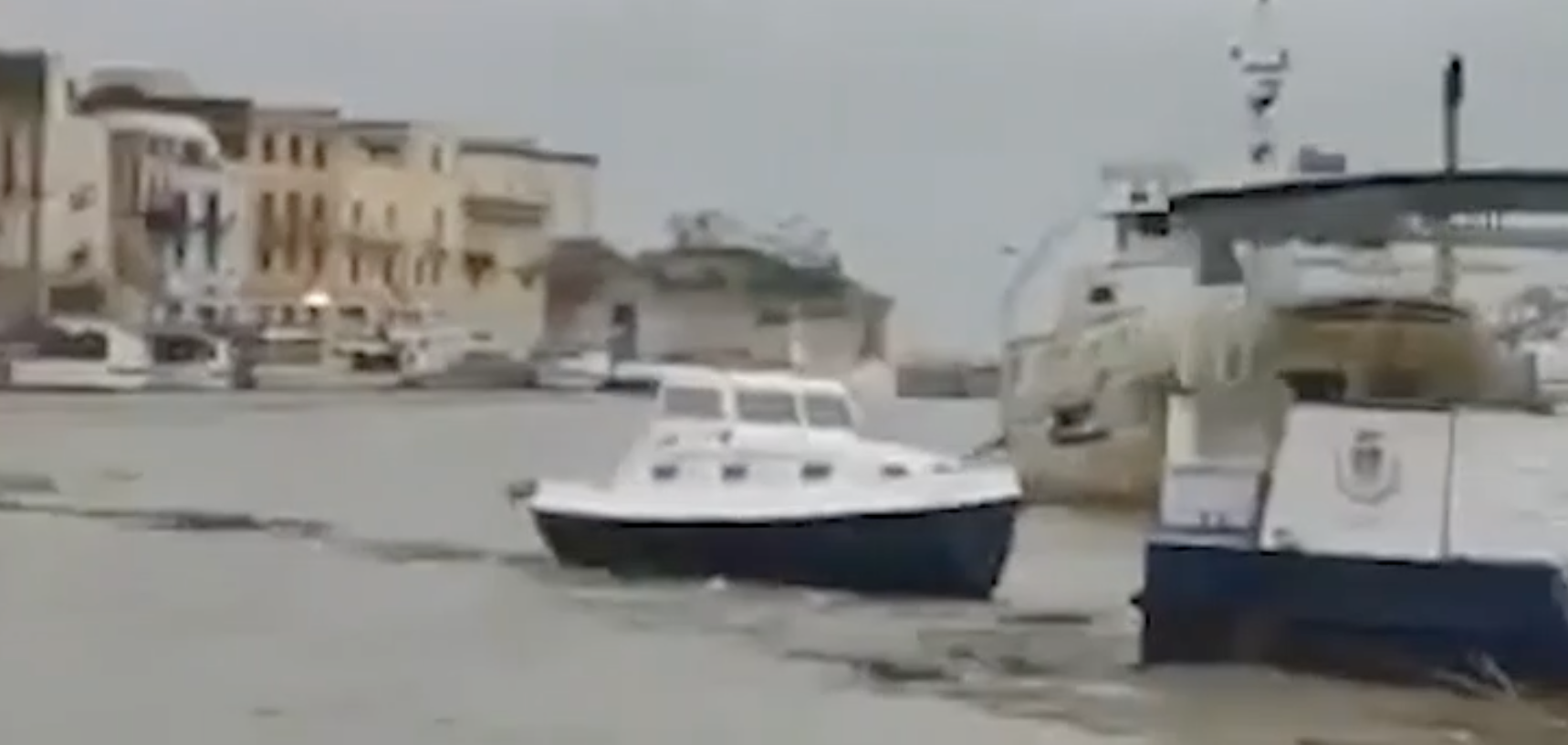 Il mancato drenaggio del porto di Mazara finisce su Striscia la Notizia. VIDEO