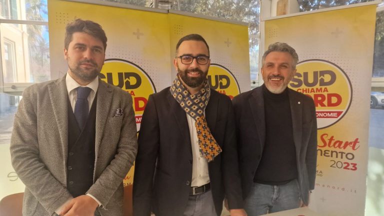 Fa tappa a Trapani la campagna di tesseramento del partito di Cateno De Luca