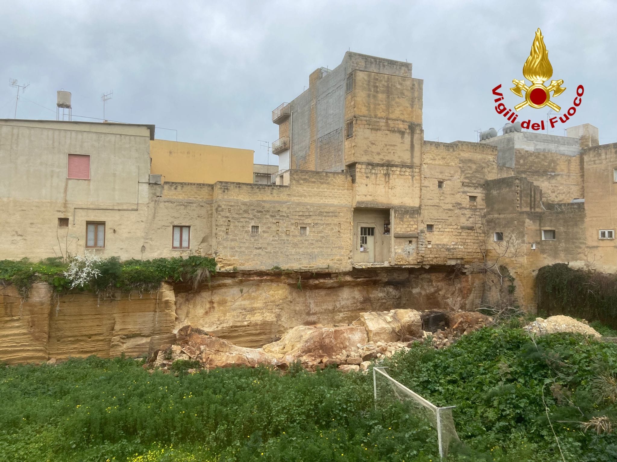 Mazara: cede costone roccioso in una cava, sgomberati tre nuclei familiari