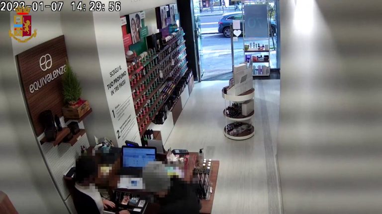 Quattro rapine a mano armata in 17 giorni a Catania, due arresti