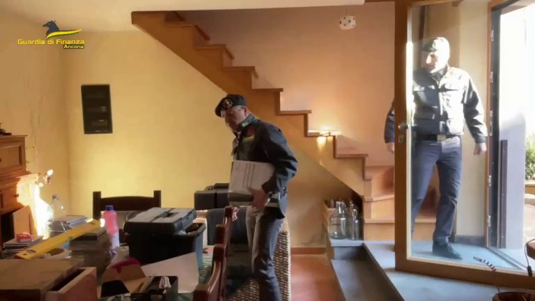 Dall’Olanda alle Marche per “ripulire” i soldi della droga con un B&B