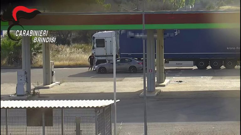 Sequestrati a Brindisi 3,5 kg di cocaina, sette gli arrestati