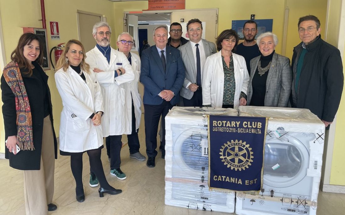 Mago Dimis dona lavatrice e asciugatrice all’Hospice Pediatrico del Garibaldi Catania