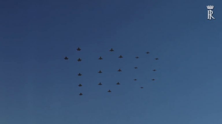 Mattarella alla cerimonia per i 100 anni dell’Aeronautica Militare