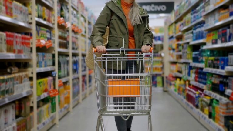 Confcommercio, l’Italia è in recessione tecnica