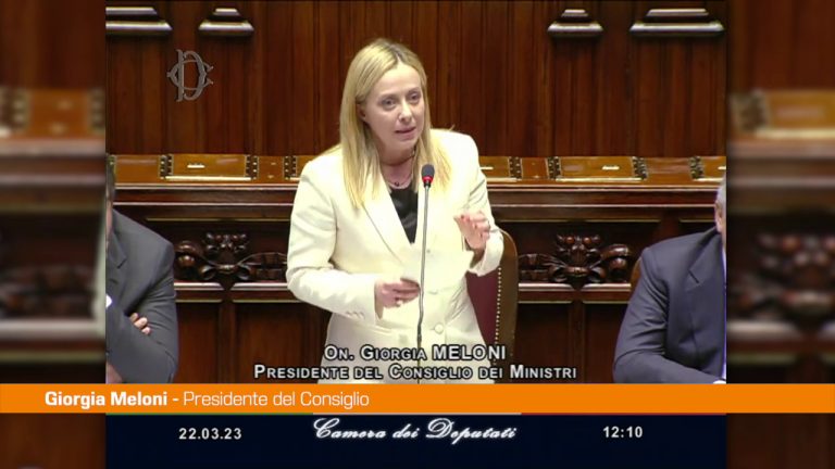Auto green, Meloni “L’elettrico non è la panacea di tutti i mali”