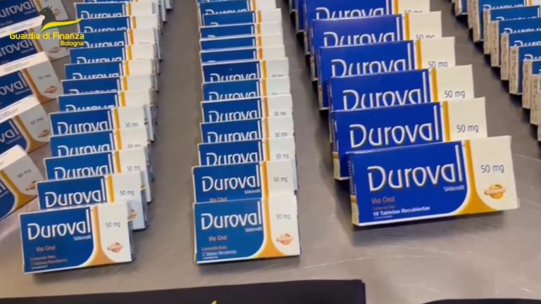 Sequestro di stupefacenti e farmaci all’aeroporto di Bologna