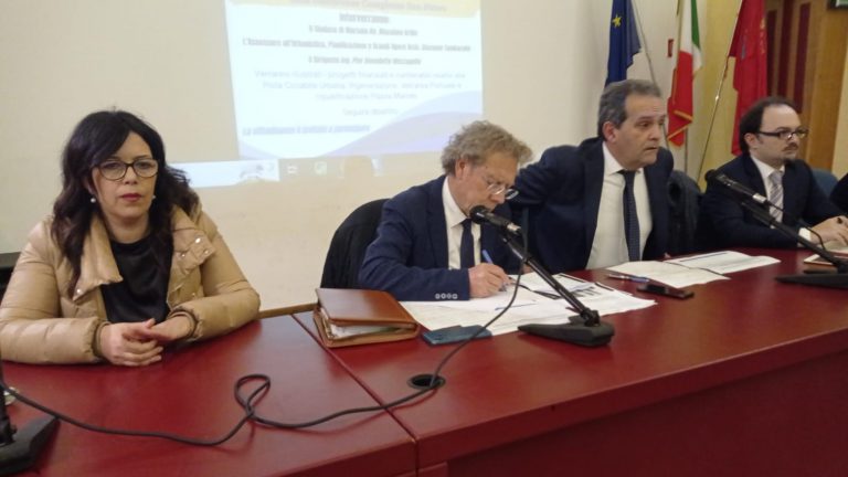 Grillo:  “Al via lavori per una nuova visione strategica della città”. La preoccupazione degli esercenti marsalesi