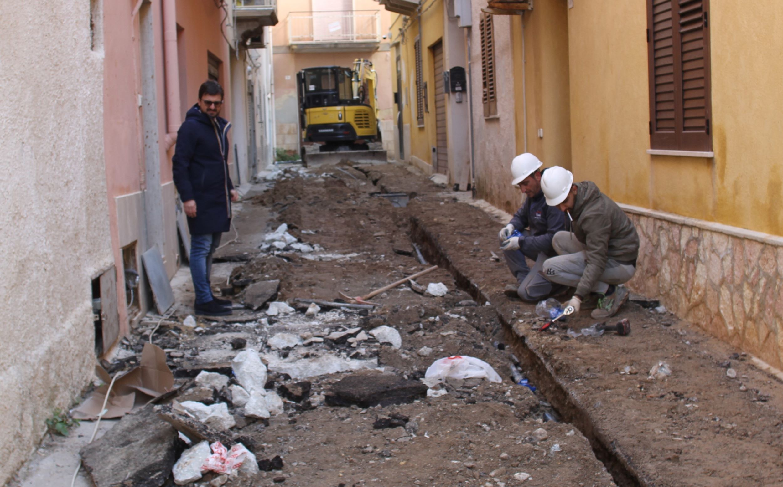 Tubature vecchie a Marsala, si interviene in una traversa di corso Gramsci