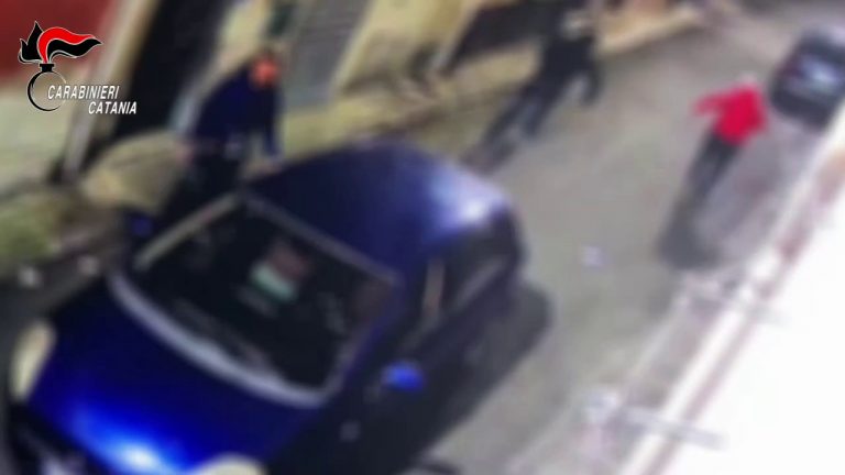 Tentato omicidio a colpi di mazze, 4 arresti nel Catanese