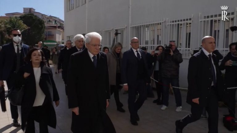 Naufragio Crotone, Mattarella visita l’ospedale