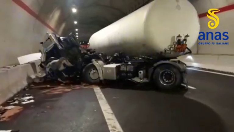 Si ribalta cisterna di gas nel Cosentino, un ferito